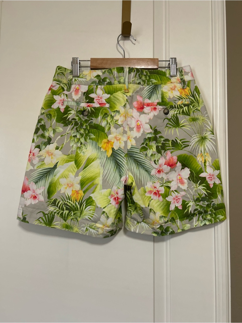 🌺🌼🌸Tommy Bahama Hawaiian  Tropical Floral Bermuda Shorts 🌸🌼🌺 - Picture 10 of 13